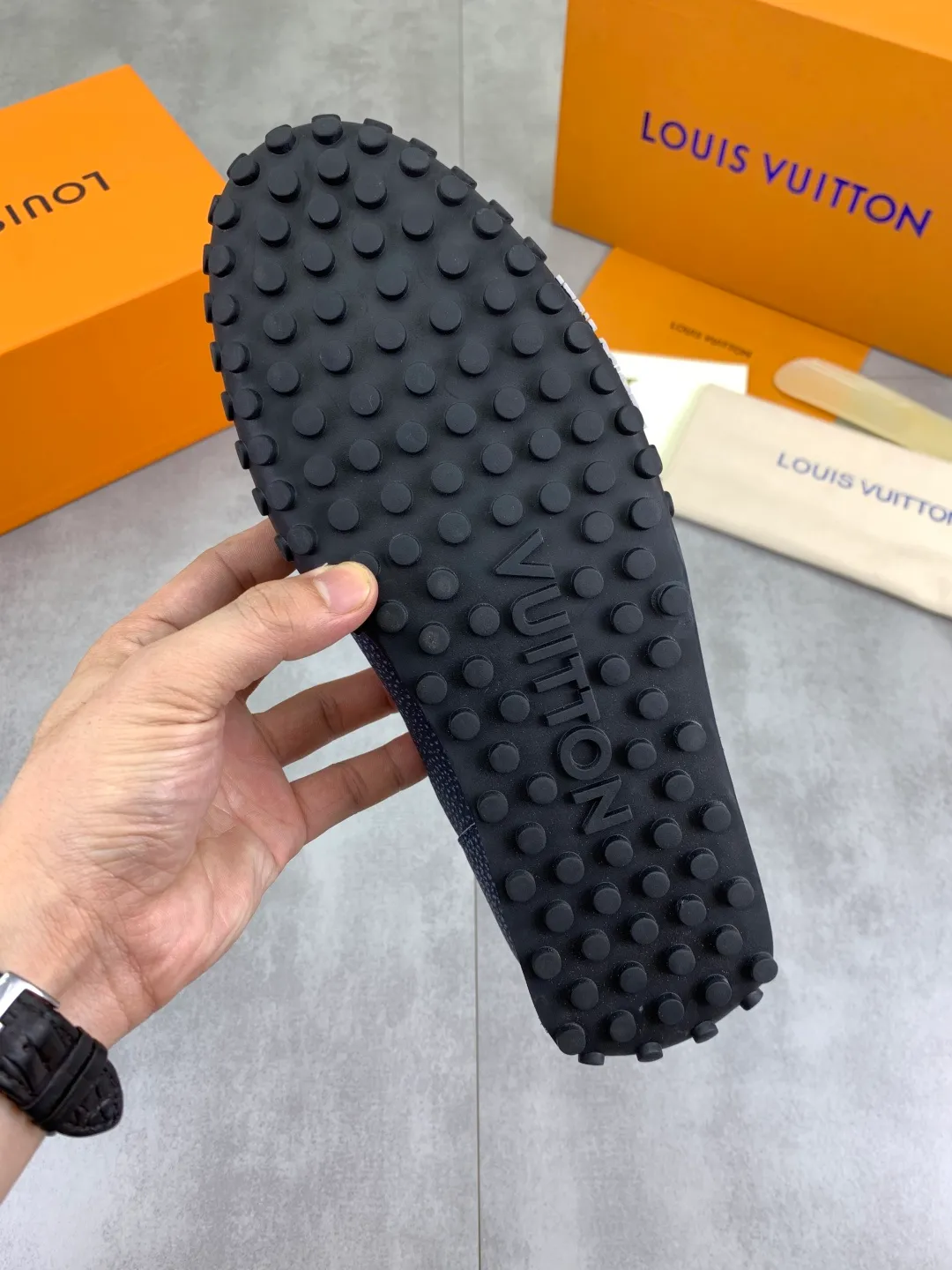 Men's Men's Shoes 💰P640 New Style 💶[LOUIS VUITTON] Water-dyed Niuli Original Order New Style 🍀LV Louis Vuitton *——Top version of LV classic leather shoes! Made of imported original calfskin, original leather side strips and wear-resistant high-end rubber outsole! High quality products! Color: black optional Size: 39-45